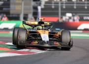 爱游戏官方入口-迈凯伦绝杀雷诺车队，勒克莱尔高光表现