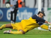 爱游戏在线-意甲焦点战之夜，佩德里个人能力完全展现，独舞亚平宁的绿茵诗篇