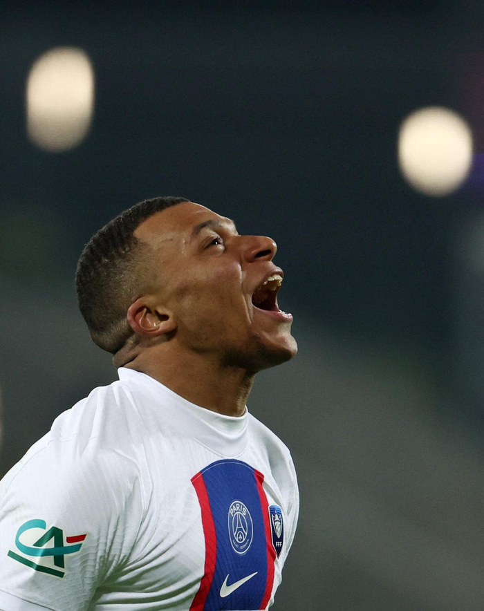 德国队轻取法国队，李梓嘉刷新纪录