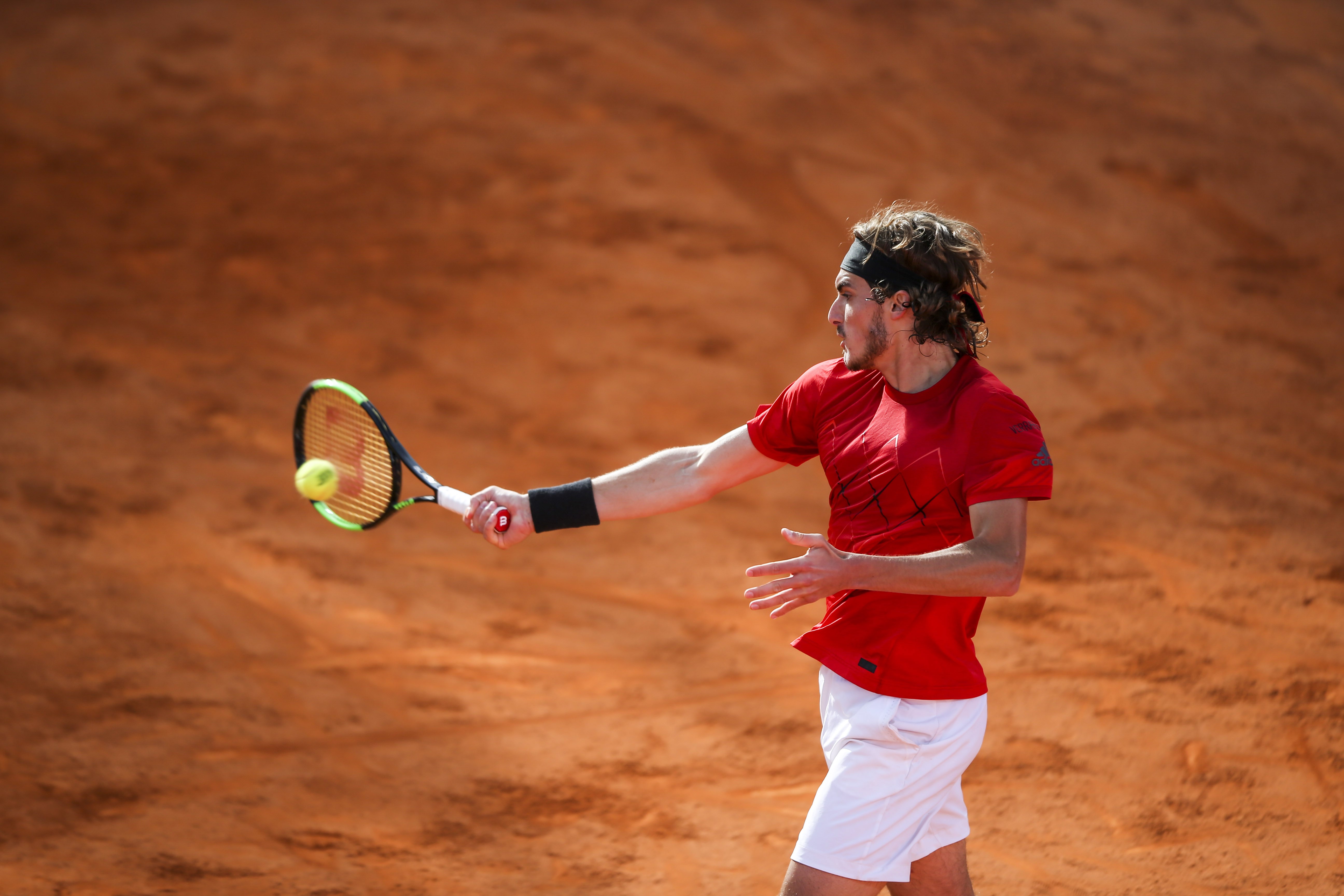 美网力克联合杯，西西帕斯统治全场