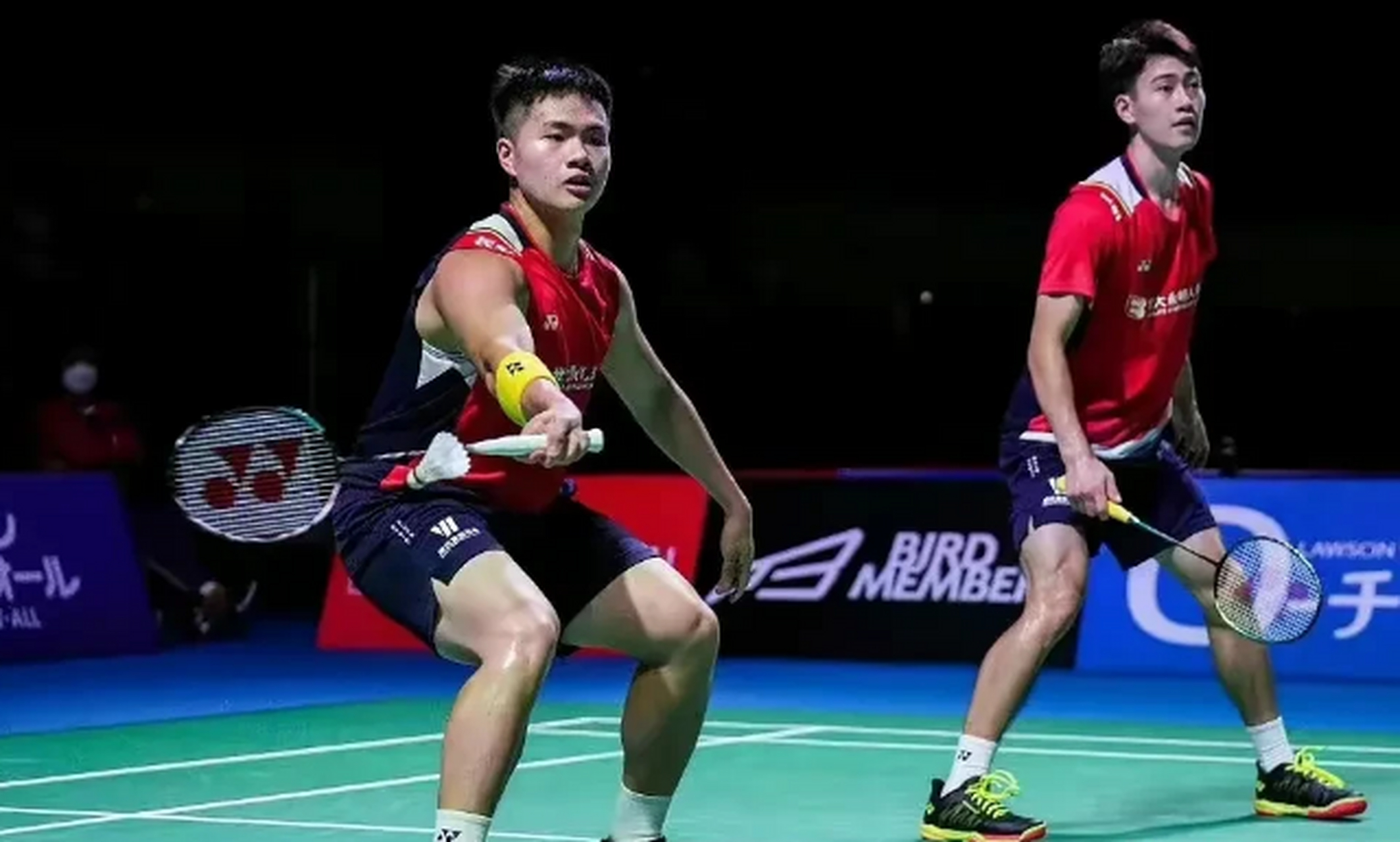 丹麦队逆转德国队，黄鸭组合点燃赛场