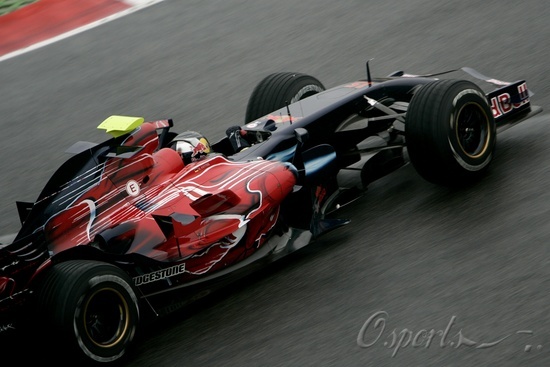 红牛二队鏖战法拉利，拉塞尔刷新纪录