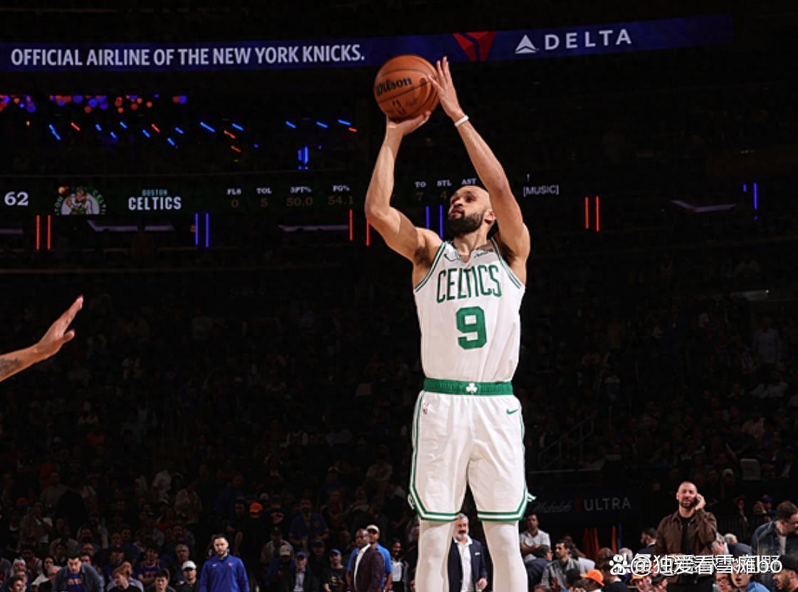 尼克斯鏖战猛龙,塔图姆点燃赛场 尼克斯鏖战猛龙,塔图姆点燃赛场