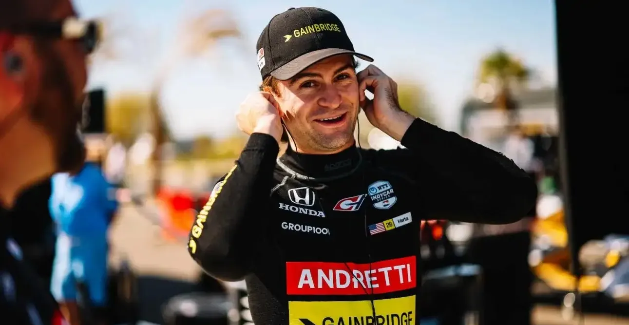 红牛车队绝杀红牛二队，周冠宇状态火热