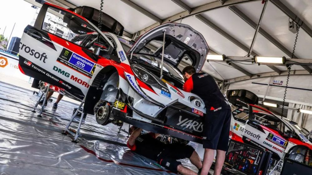 雷诺车队翻盘阿斯顿马丁，塞恩斯刷新纪录