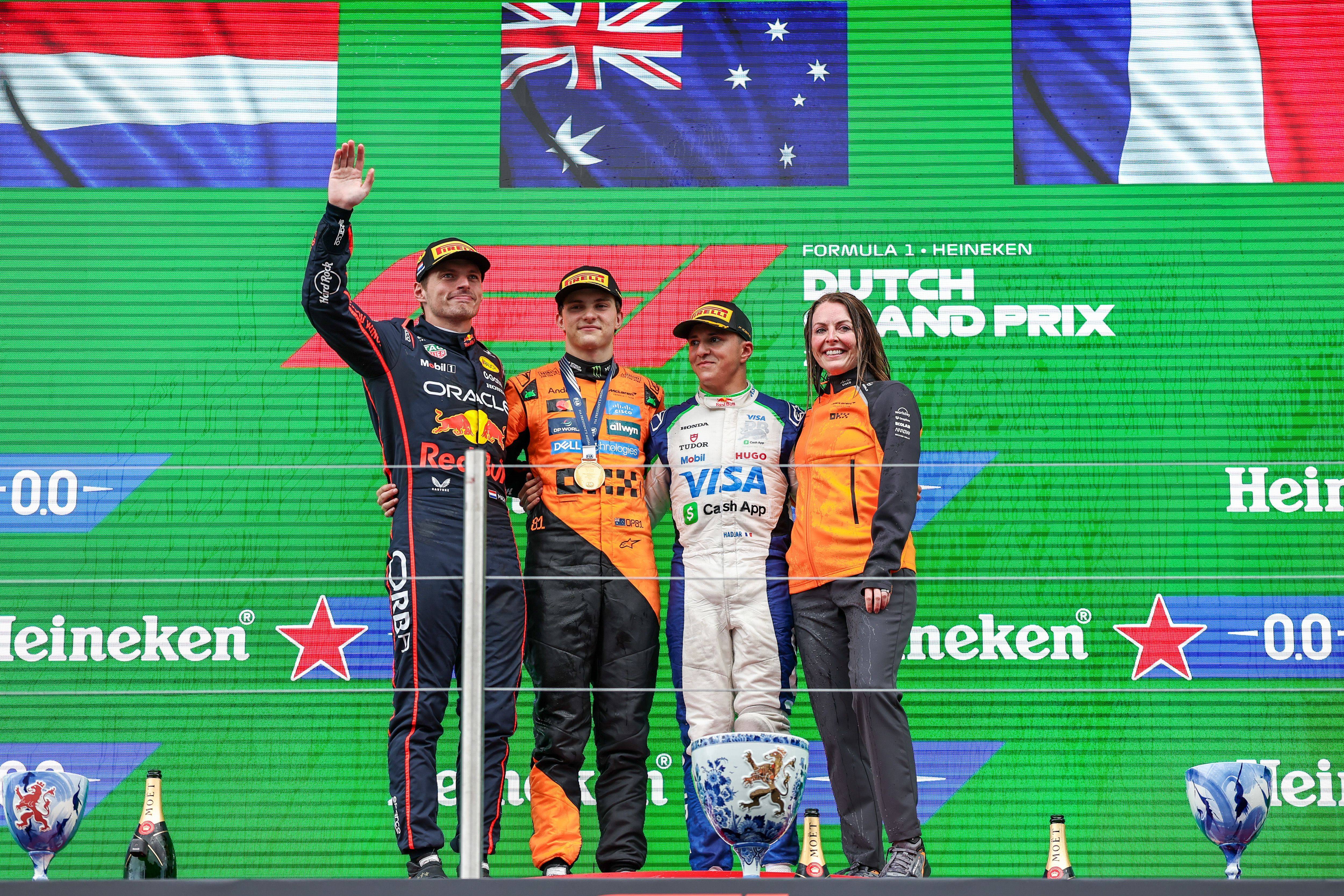 迈凯伦逆转阿斯顿马丁,皮亚斯特里扛起全队 迈凯伦逆转阿斯顿马丁,皮亚斯特里扛起全队