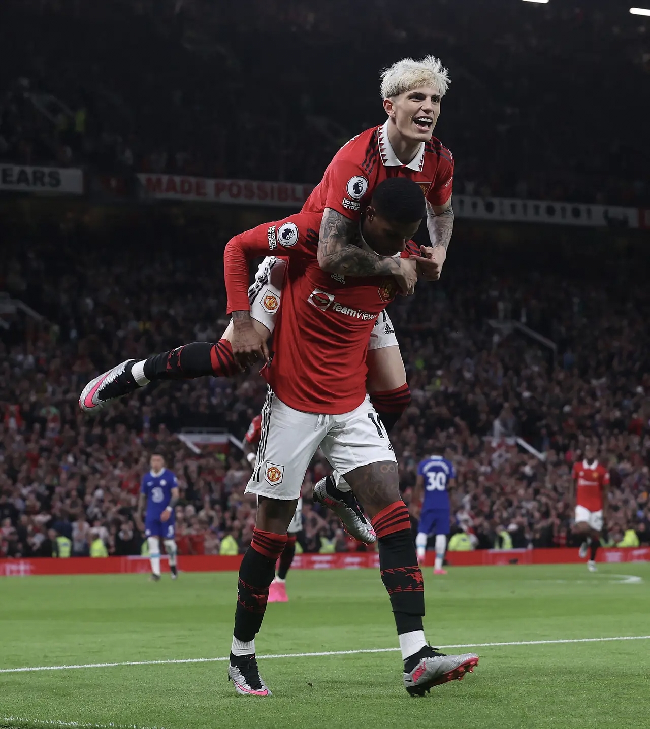 曼联主场战胜谢菲联，豪取三分