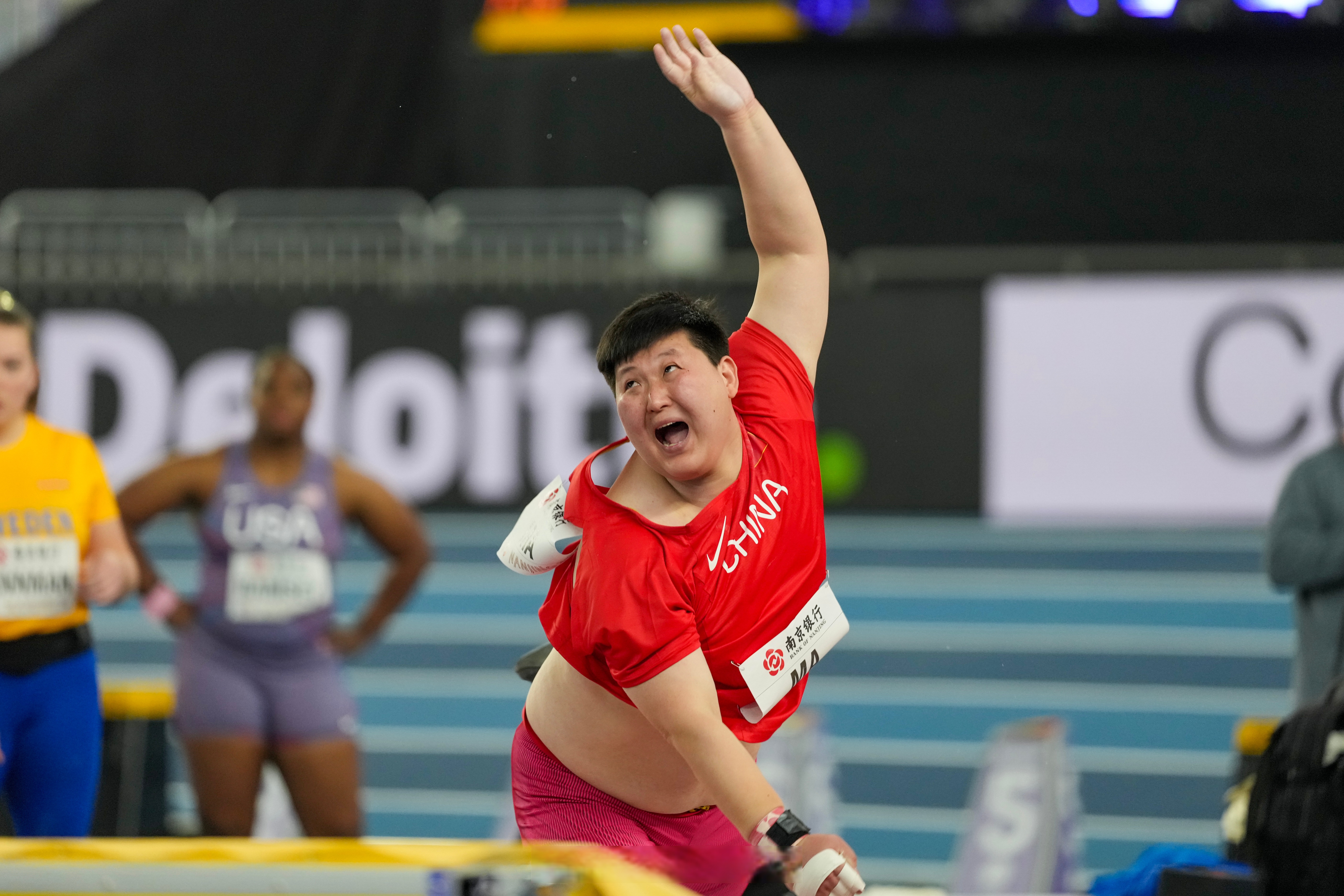 田径冠军遗憾输掉比赛,坚持练习备战下一场 田径冠军遗憾输掉比赛,坚持练习备战下一场